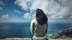 Gli psicologi hanno individuato tre segnali che indicano che state bene quando siete da soli.