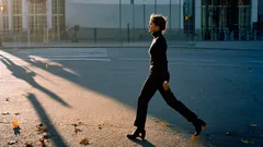 Le persone che camminano velocemente hanno queste sei caratteristiche speciali