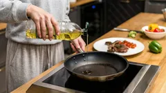 Come evitare gli schizzi d'olio durante la frittura: un semplice consiglio di cucina che pochi conoscono