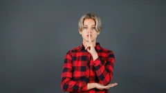 11 cose che, secondo gli psicologi, non si dovrebbero mai rivelare, nemmeno alle persone più care