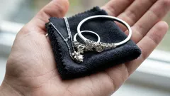 Come pulire l’argento annerito: 5 metodi casalinghi efficaci e sicuri